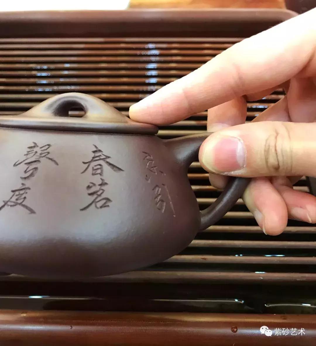 泡茶烫手的紫砂壶是真的还是假的,紫砂壶和陶瓷壶哪个不烫手