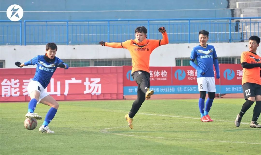 足球比赛战报直播现场,业余足球超级联赛视频直播