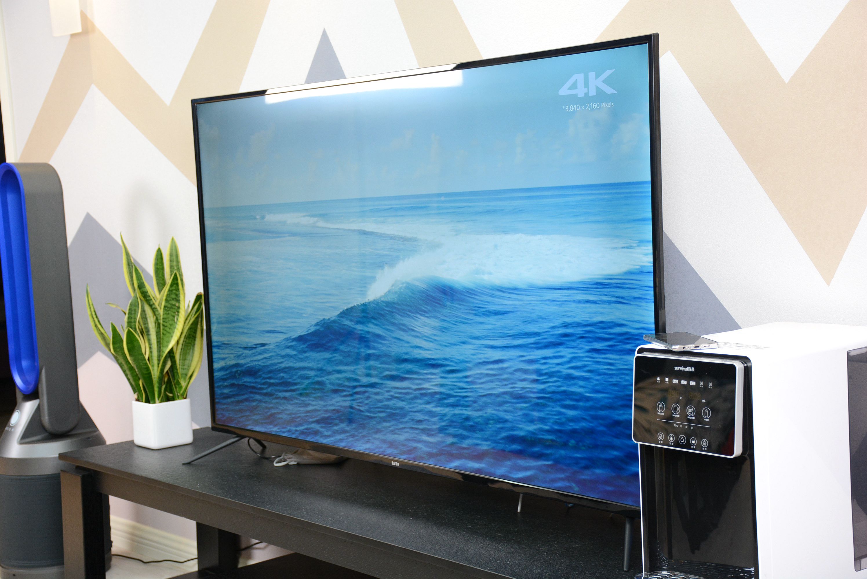 客厅C位的高性价比神器：乐融LetvY65电视评测