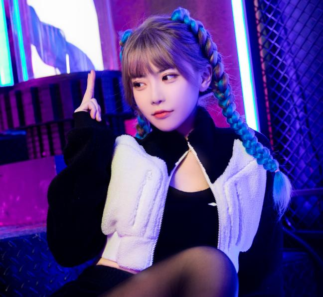 骆歆周淑怡颜值,骆歆模仿金克丝直播