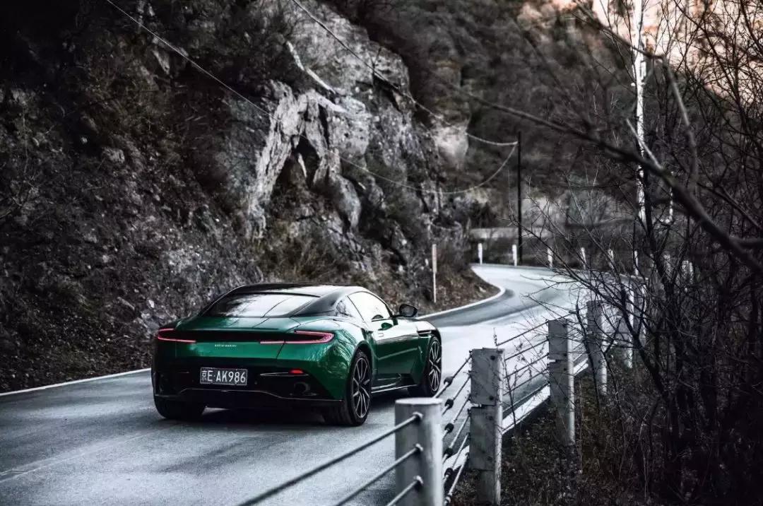 夏东阿斯顿马丁db11试驾,嗜驾