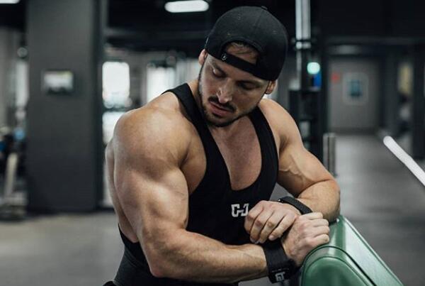 让手臂变粗的训练方法徒手,让手臂增肌的几个动作