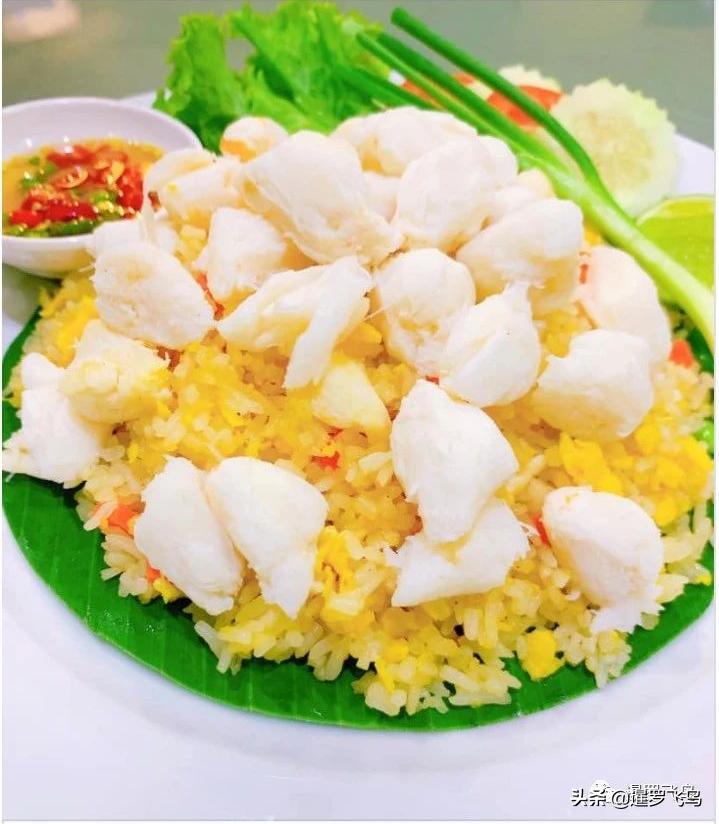 疫情期泰国餐馆帅哥送外卖，拍半裸宣传照用美色救生意