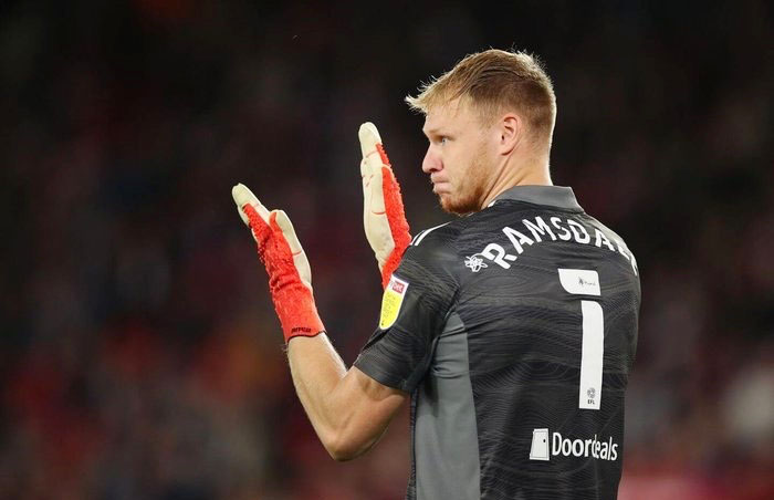 英超争四狂魔,阿森纳争四狂魔欧冠十六郎