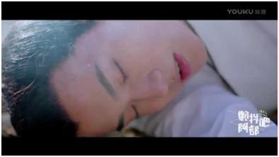 他爱上了自己的亲妹妹，不敢又不能，最后却爱得轰轰烈烈