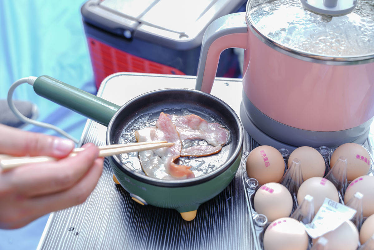 外出露营用电全靠它,电霸级别电小二户外电源1800W测评