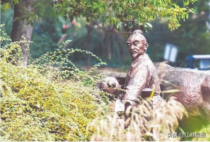 有关巢湖的诗句经典,巢湖的典故与传说