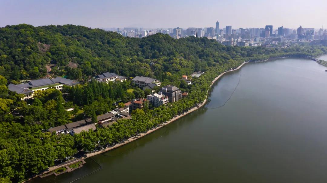 西湖边的传奇山庄，开业登顶“杭州最贵酒店”，旧址重生yyds