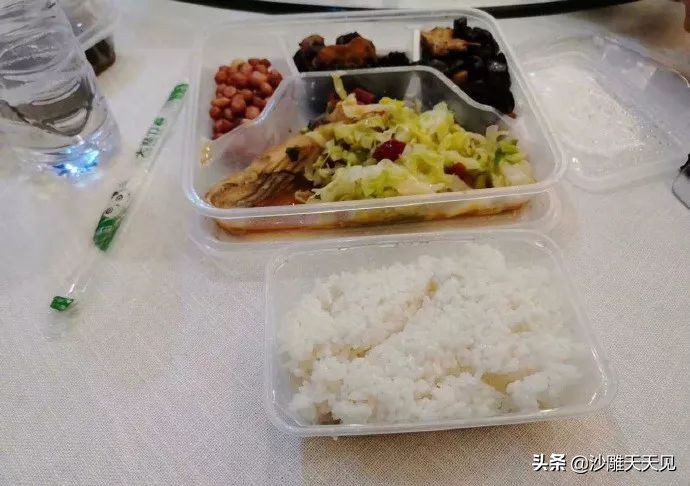 女孩子回复嗯和嗯嗯,老是发嗯嗯怎么回复