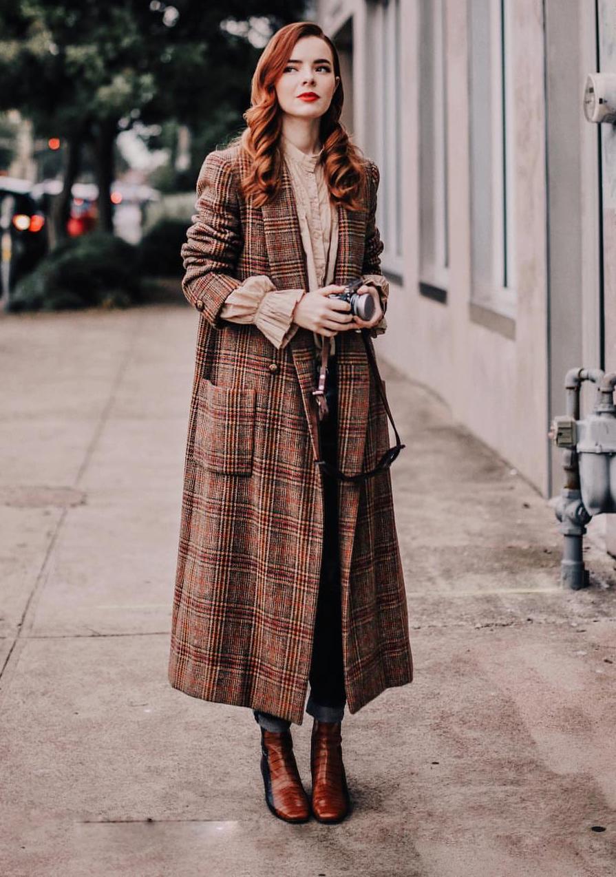 墨绿色格纹大衣怎样搭配好看,短款格纹毛呢大衣的搭配方法