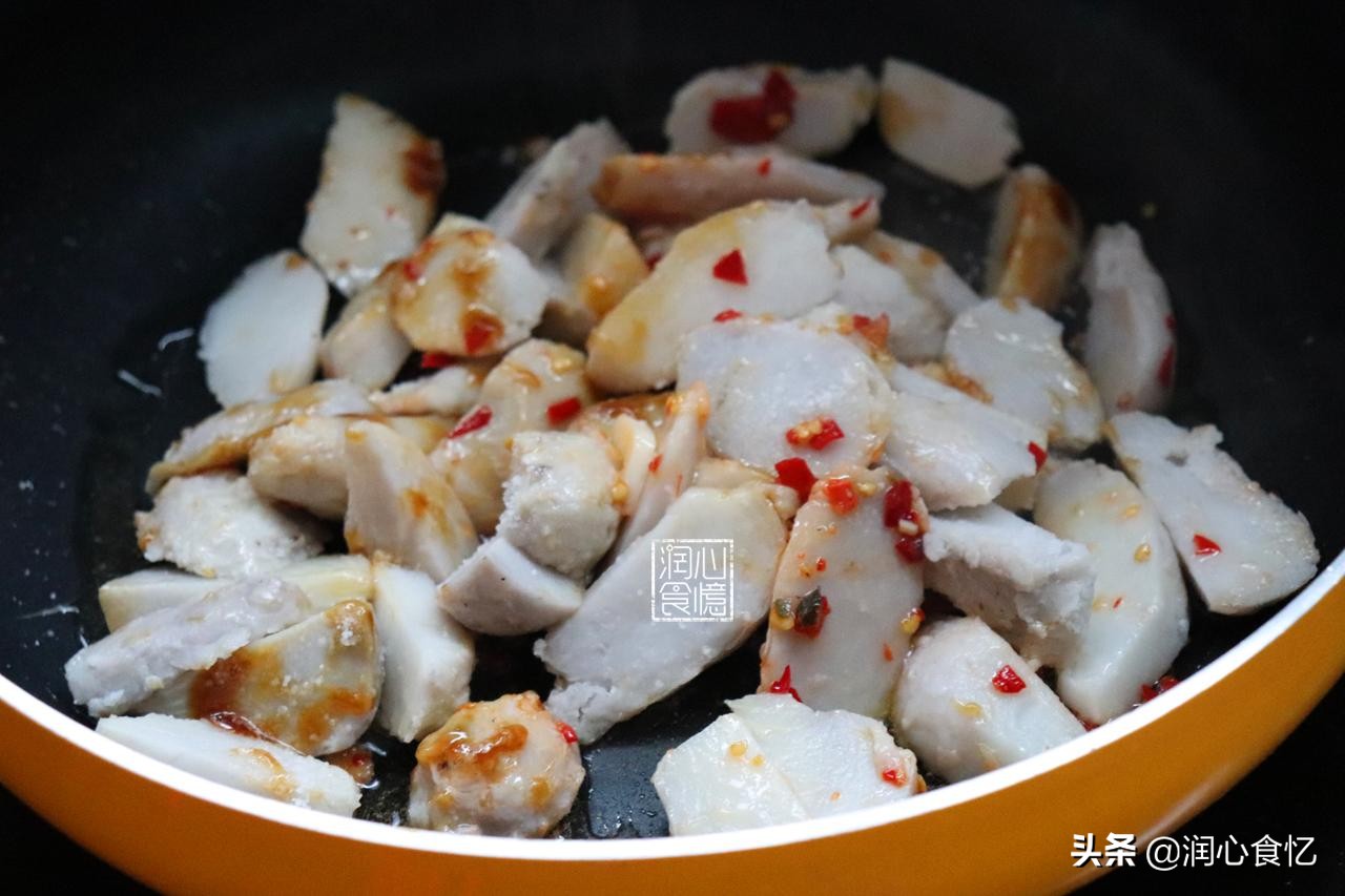 这菜一斤3块钱焯一焯,这菜35元一斤比肉还贵但真的好吃