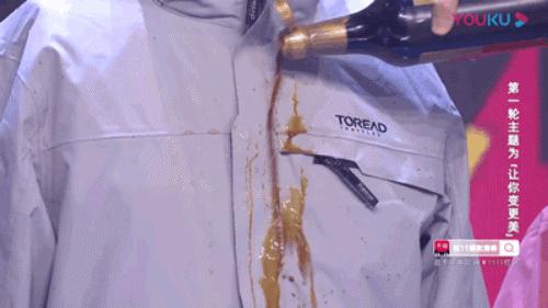 羽绒服和冲锋衣哪个更宽,羽绒服和冲锋衣哪个更适合户外