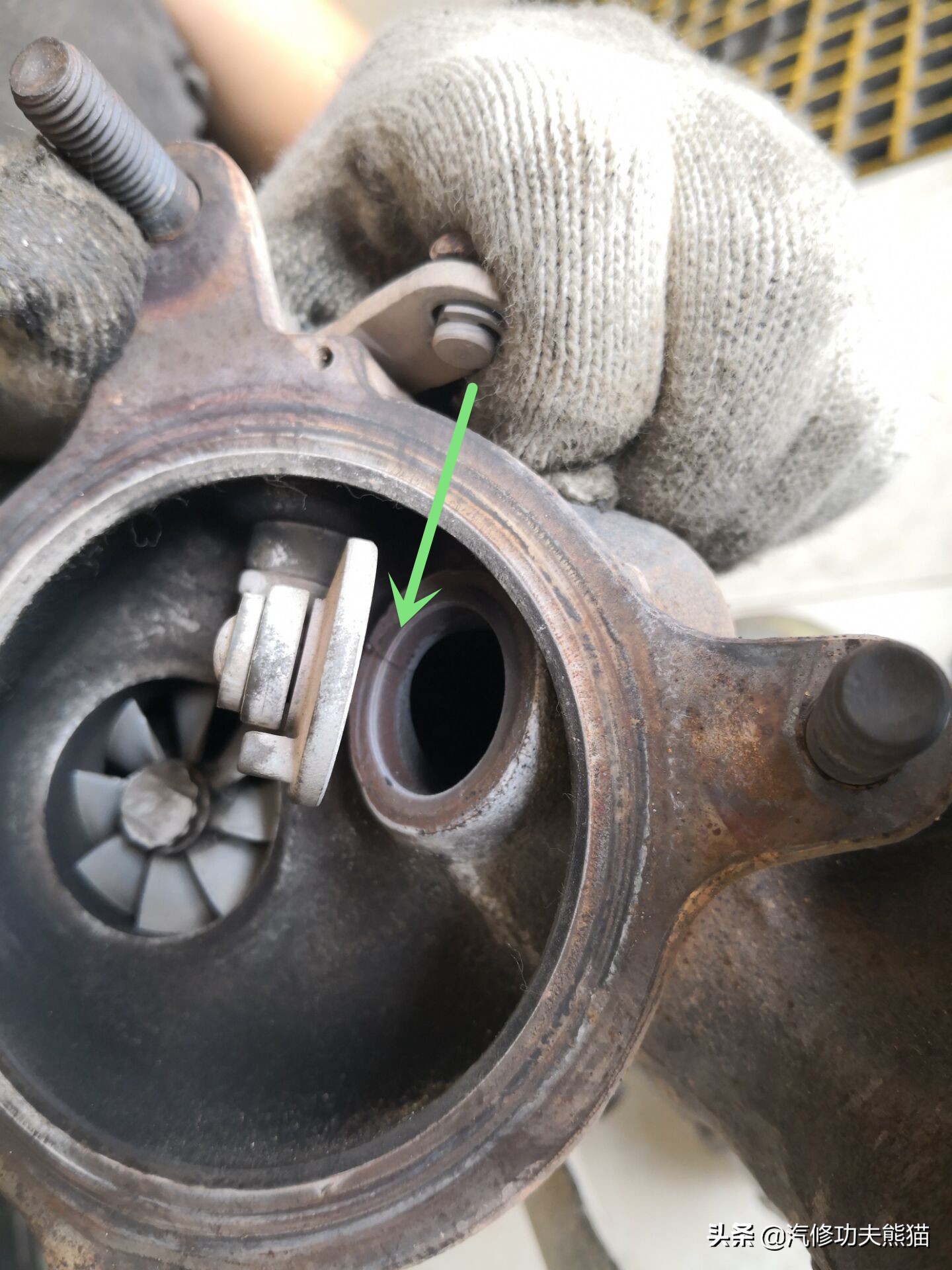 大众途观发动机烧机油维修多少钱,2010款大众途观严重烧机油