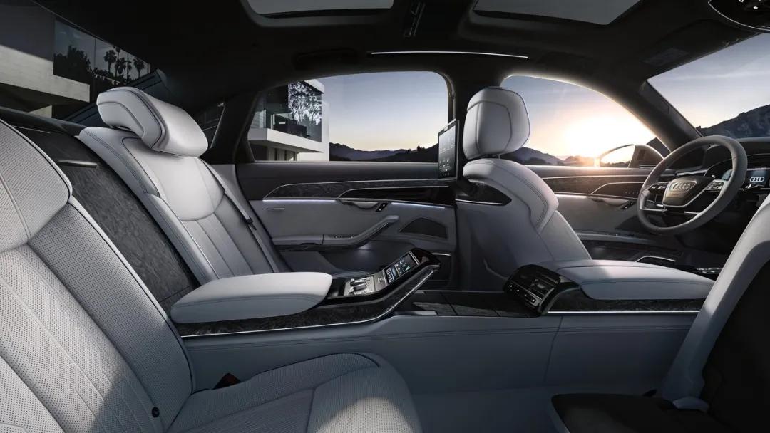 豪华科技与大气实拍新款奥迪a8l,奥迪a8l运动型有什么黑科技