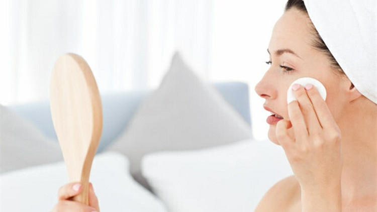 气垫bb配合什么能遮瑕,自然堂气垫bb亮肤色