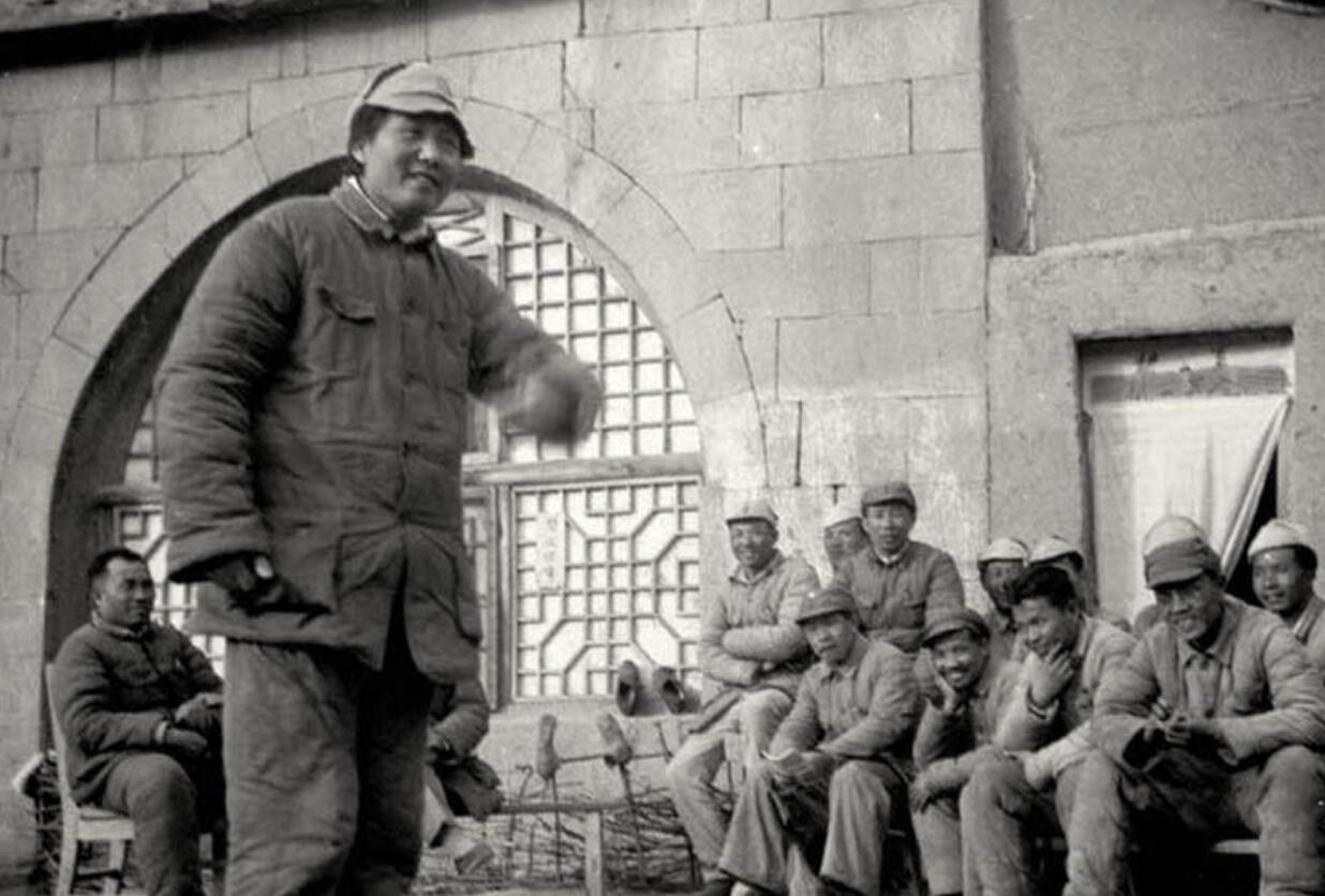 毛*东泽**生平的第三个座右铭，知道的人不多，是位革命先烈送他的诗