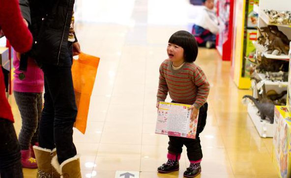 如何教育撒泼闹脾气的孩子,孩子撒泼胡闹怎么教育