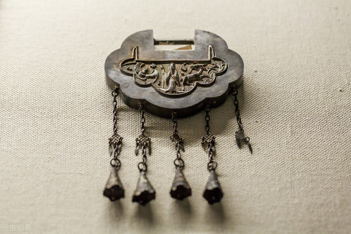 怎么辨别银饰品的真假,银饰怎么区分是不是真纯银