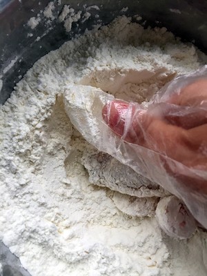 炸鸡翅如何外酥里嫩还入味,炸鸡翅怎么做到外酥里香