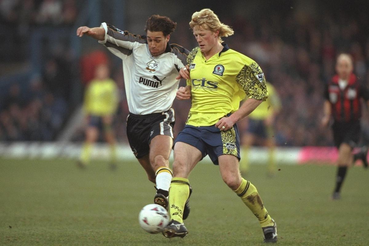 曼联最丑球衣,曼联最短命球衣