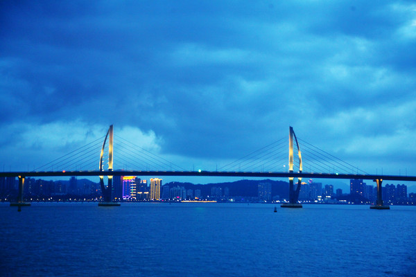 珠澳海湾夜游，看遍左手澳门右手珠海的繁华
