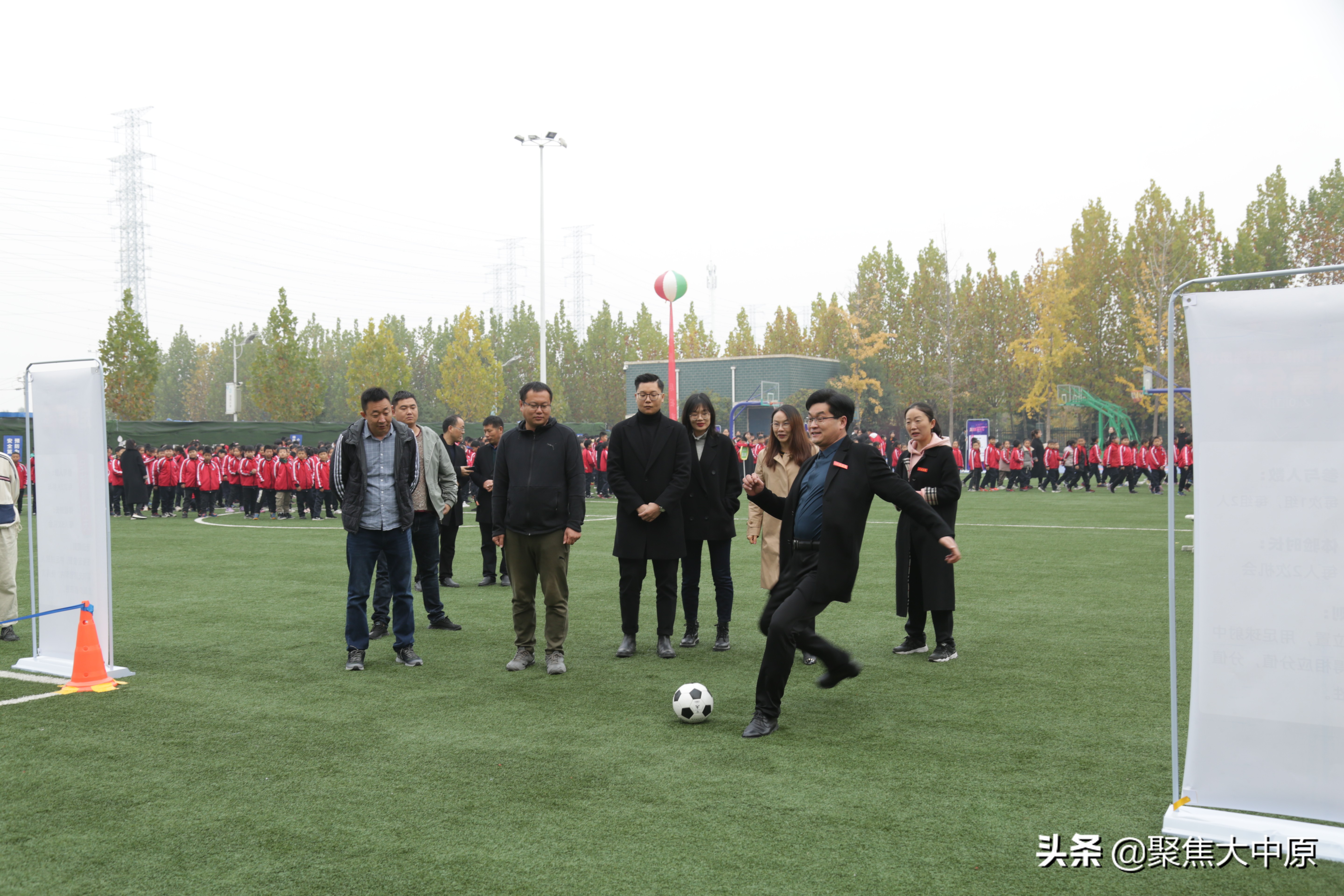 阳光体育快乐足球标志,阳光体育快乐足球班级队徽