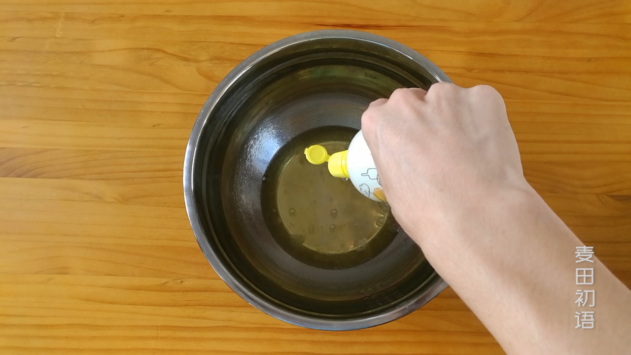 古早蛋糕蓬松软嫩不塌陷操作简单,8寸戚风模具古早味蛋糕做法