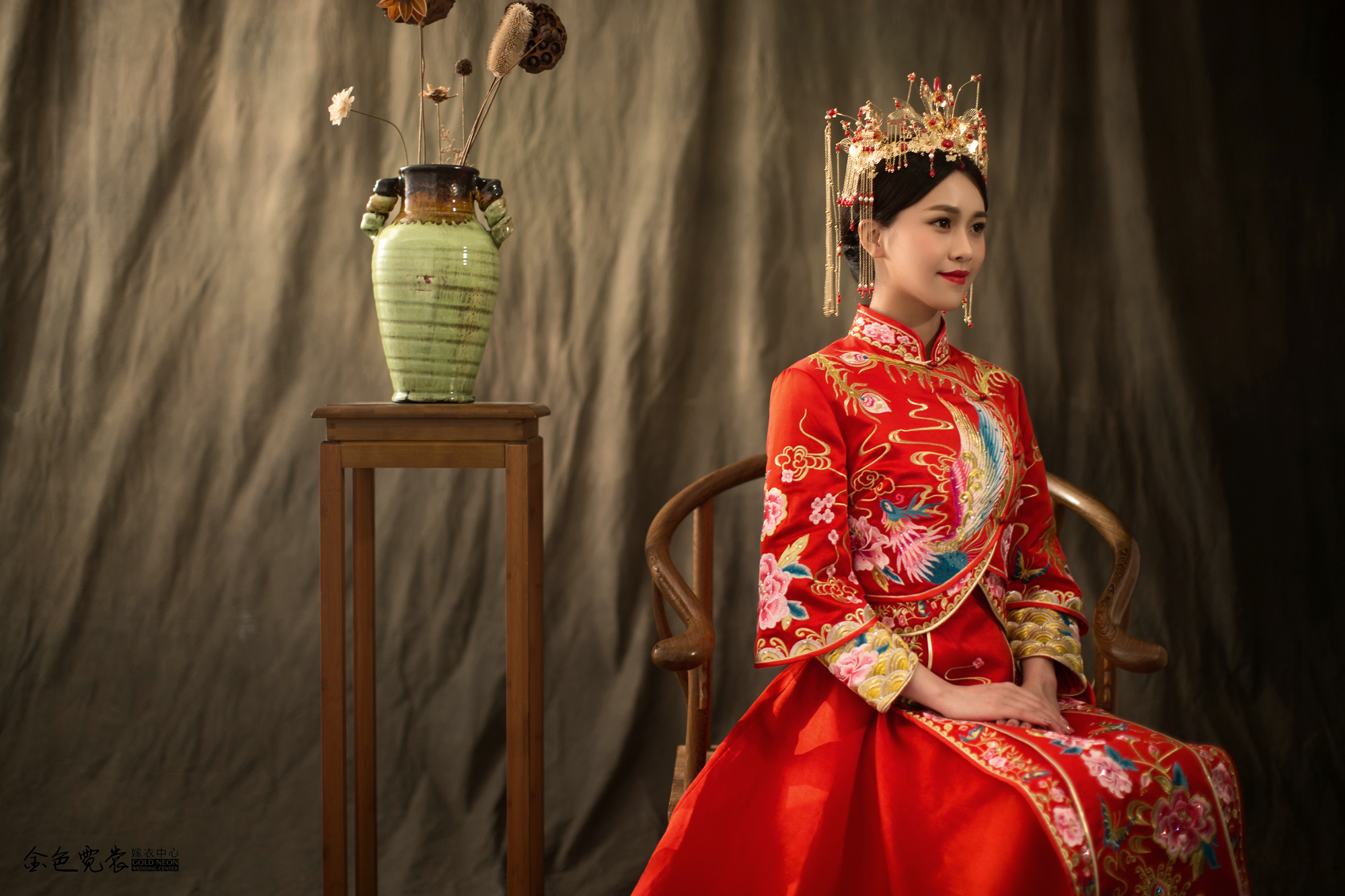 金色敬酒服新娘造型,中式敬酒服新娘礼服金色高级感