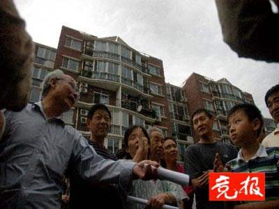 楼房泡水强卖车位私拿钥匙……物业与业主矛盾真的不可调和？！