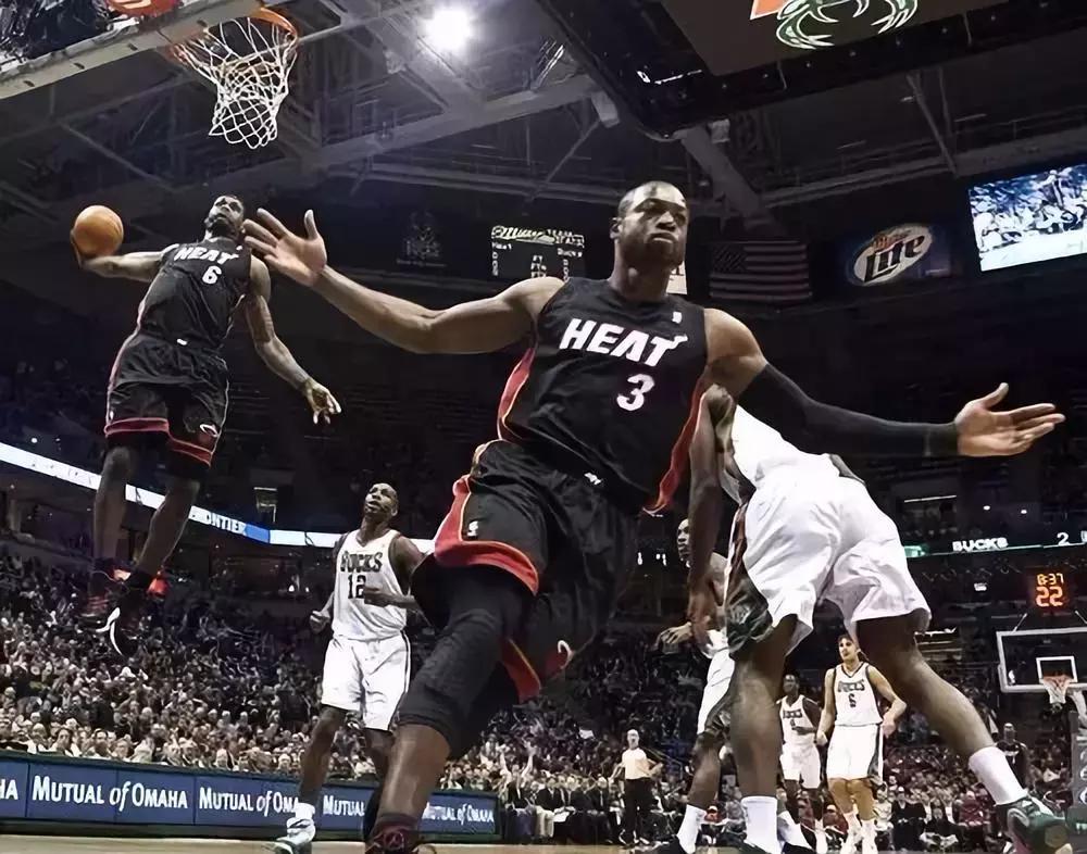 考神打杜兰特完整视频,考神给库里汤普森杜兰特传球