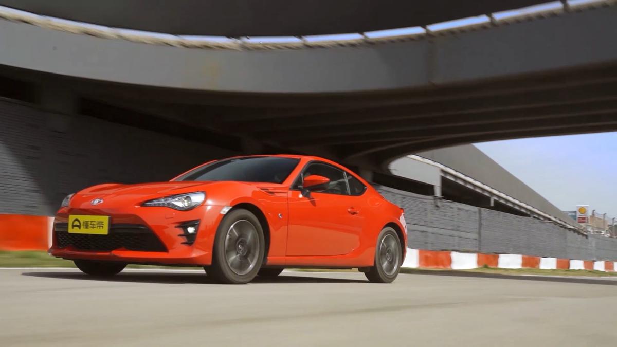 情怀评测丰田86：无妹可撩无所谓，有弯可漂才珍贵！