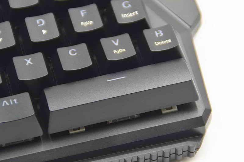 鐩栦笘灏忛浮鎺屾満鐜╁湴骞崇嚎,灏忛浮鏈烘閿洏璇勬祴