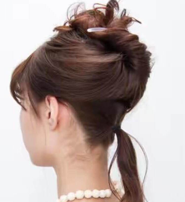 优雅公主盘发步骤图解,适合年轻人的盘发简单好看教程