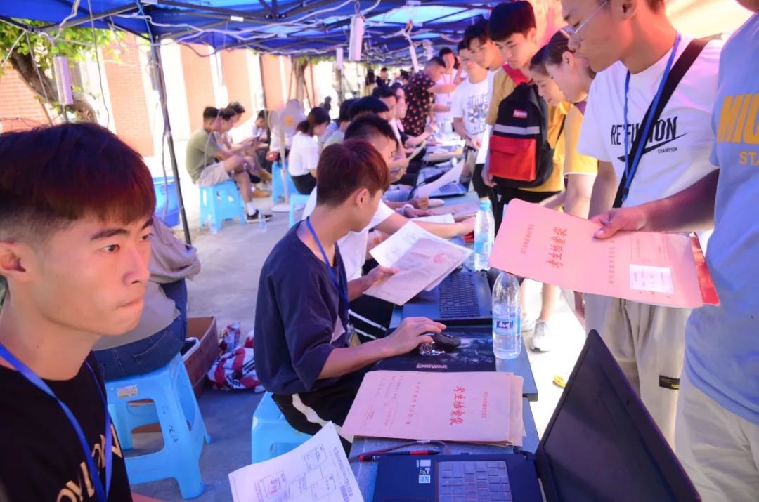 应届毕业生没找到工作档案怎么办,大学生毕业没就业档案怎么处理