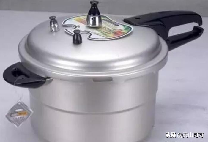 高压锅与电压力锅哪个更实用,电压力锅跟电饭锅哪个好用