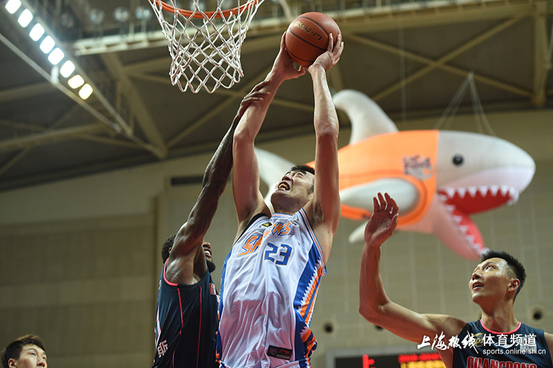 魔都100:上海男篮内线扛把子大鲨鱼十年支柱Max张兆旭