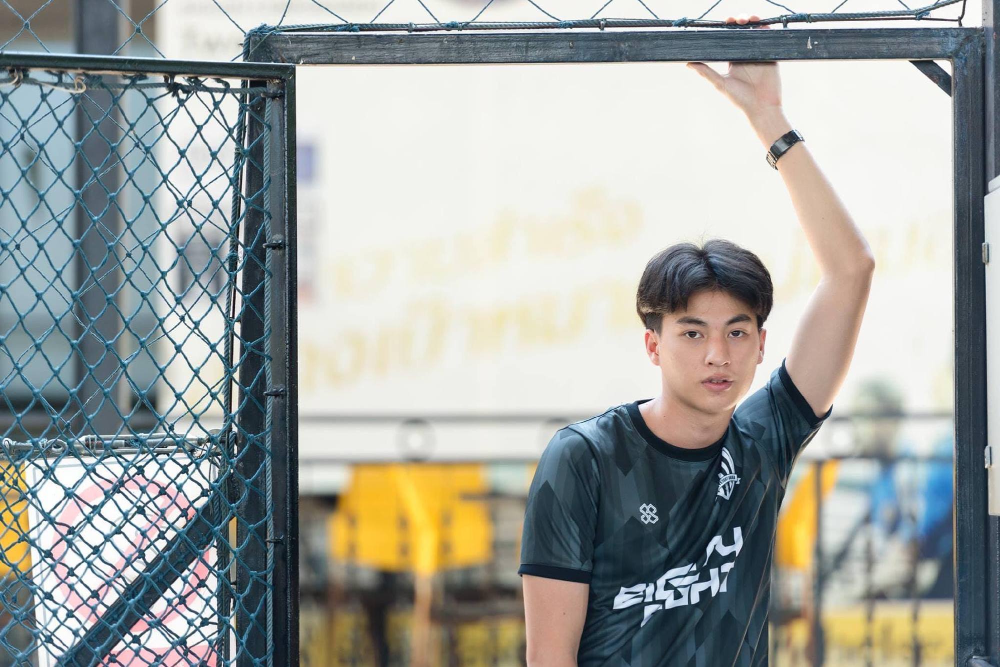 足球少年糕卡娜：热爱足球的他快乐无比