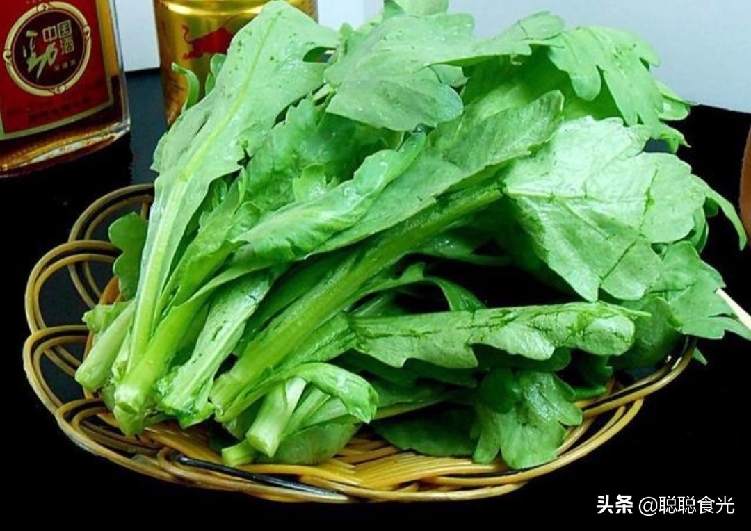 大叶茼蒿和茼蒿的区别,大叶茼蒿和小叶哪种好