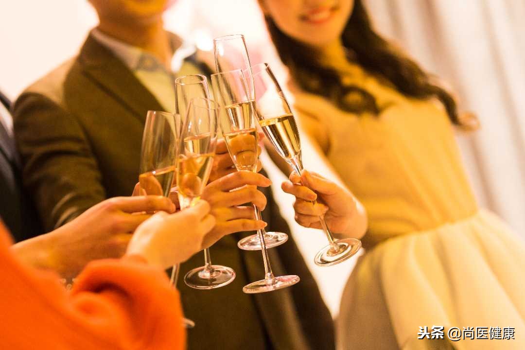 怎么洗澡才是正确的洗澡方式,洗澡用什么搓澡洗得干净