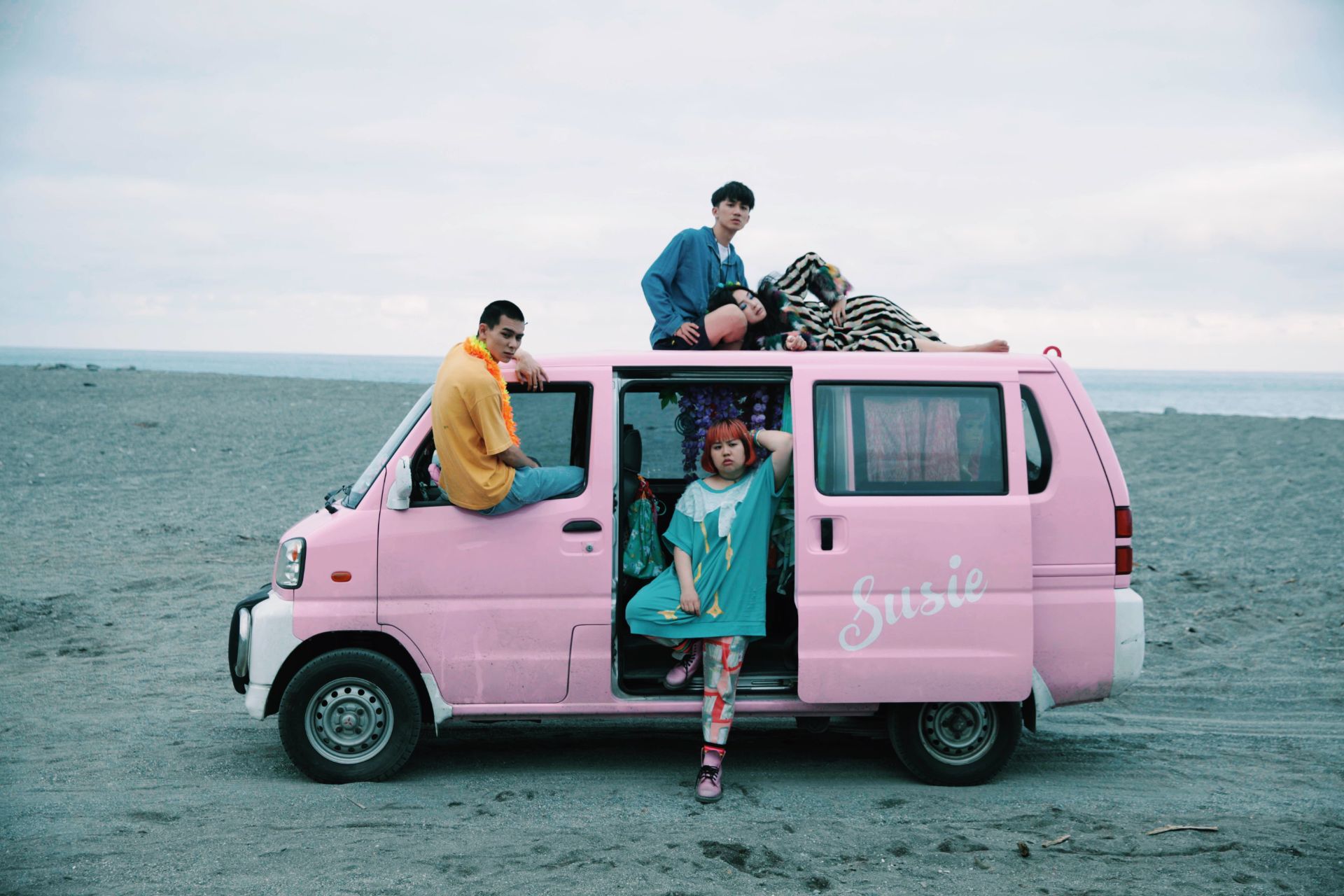 《*处破**》影评:一部象征意涵大于情节意义的公路电影