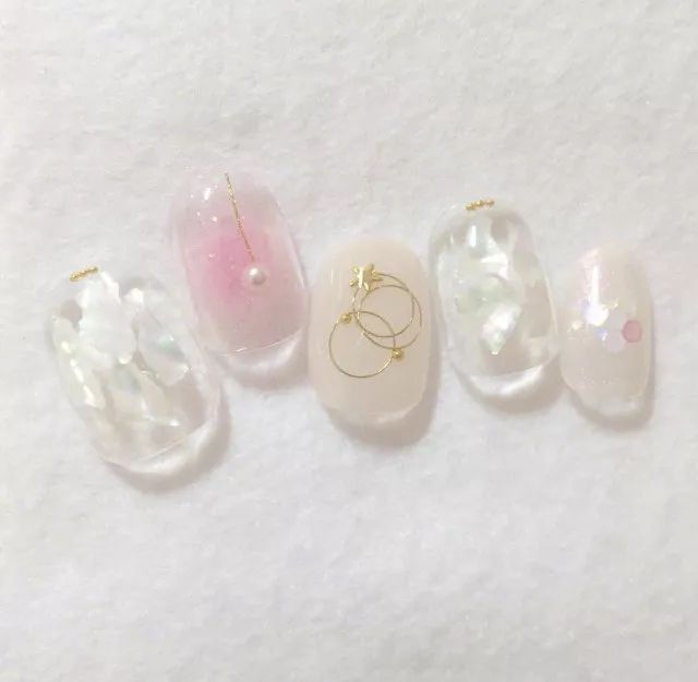 粉嫩渐变果冻唇,无美颜无滤镜的果冻甲