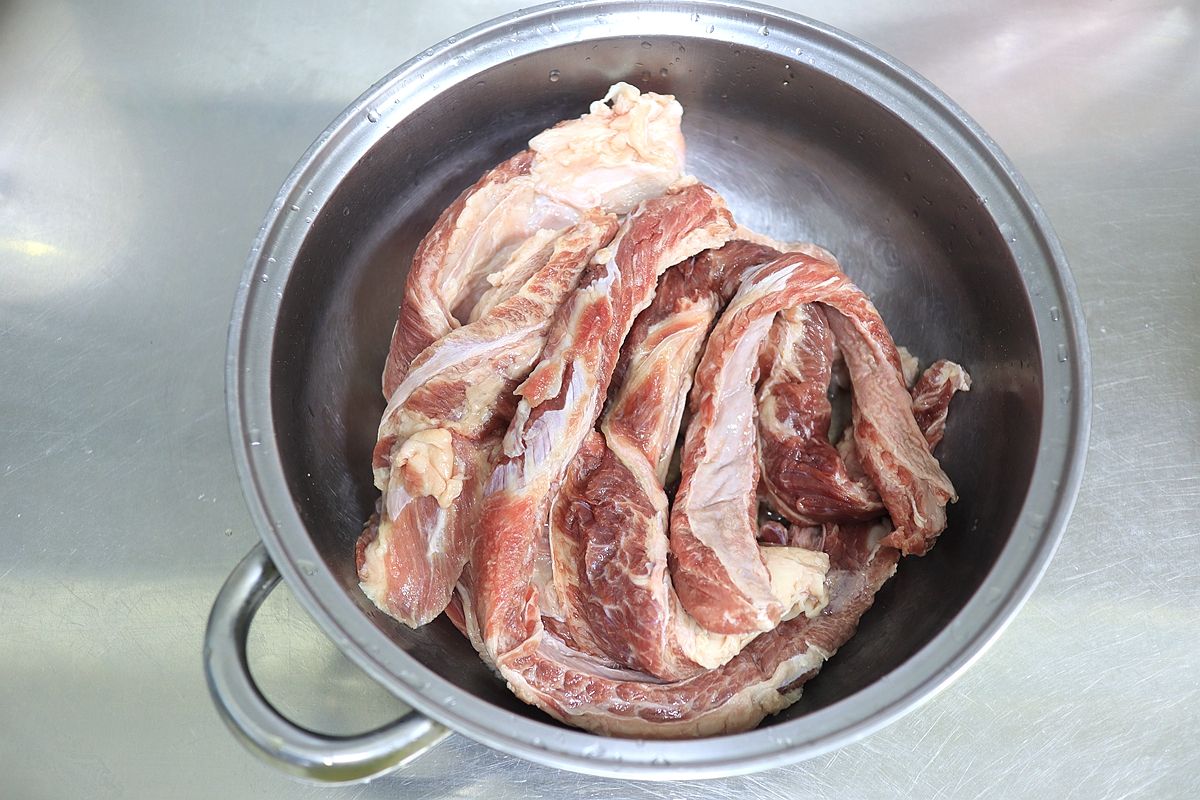 清炖牛肉的最正宗炖法番茄炖牛肉,番茄炖牛肉爽口营养味美开胃