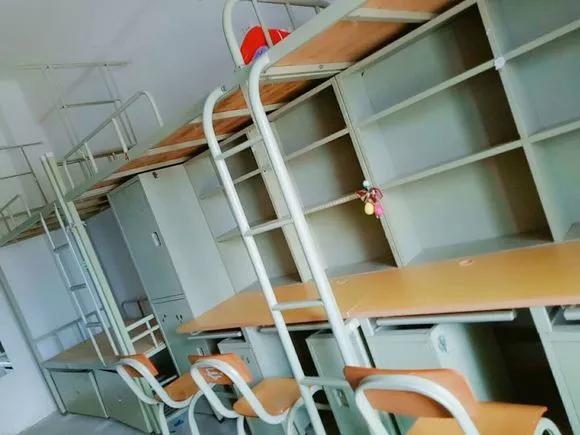 好的大学宿舍和差的大学的对比,大学宿舍差距大