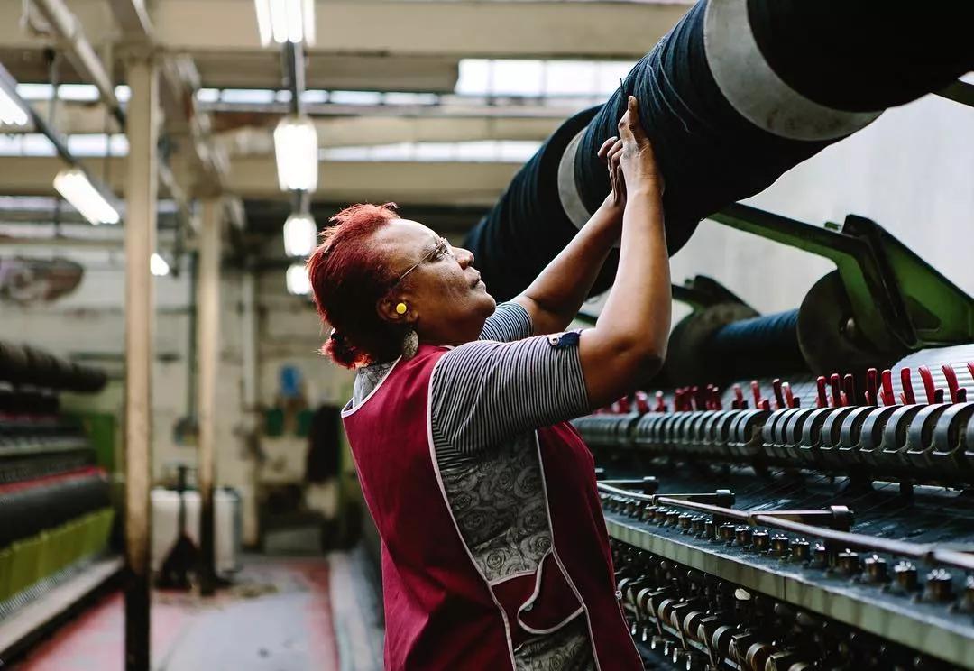 你买衣服的时候会考虑面料供应商吗？下次不如试试这些英国制面料