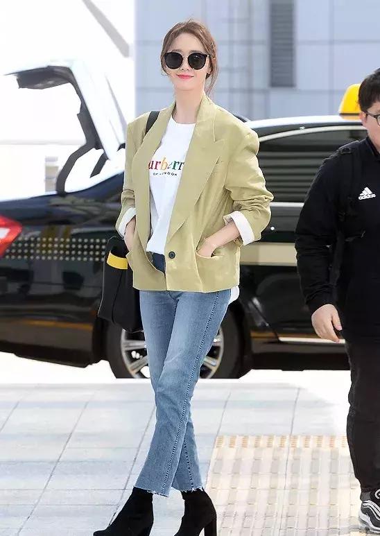 林允儿在韩国出道的视频,林允儿最近在中国出席的活动