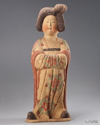 唐三彩和宋三彩哪个贵,唐三彩和辽三彩哪个在前