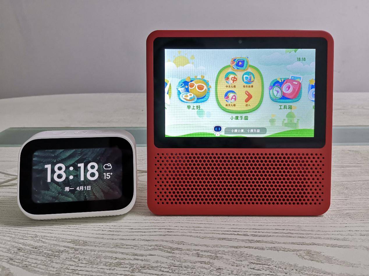 大屏幕vs小屏幕平板,大屏小度在家