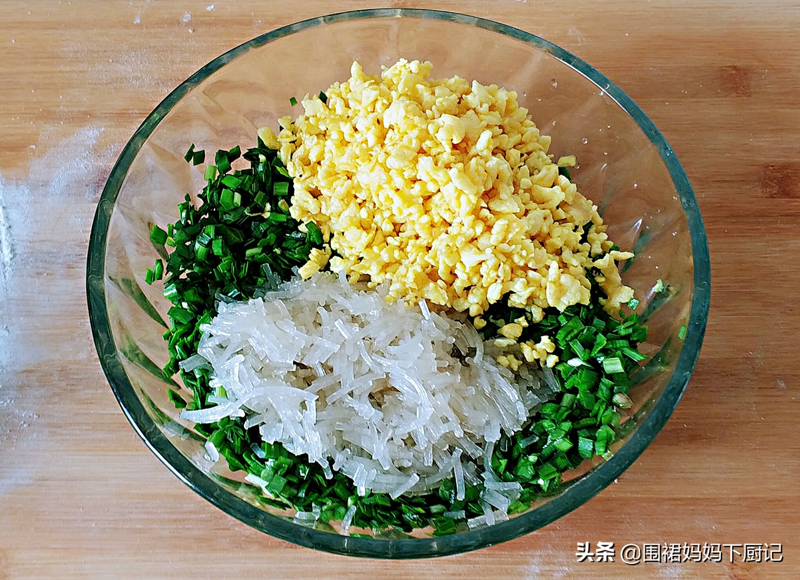 焦香美味的水煎包就做好了,焦香可口的水煎包