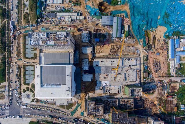 解析河南省郑州市的网络空间科技馆：像老式收音机，也像平躺机箱