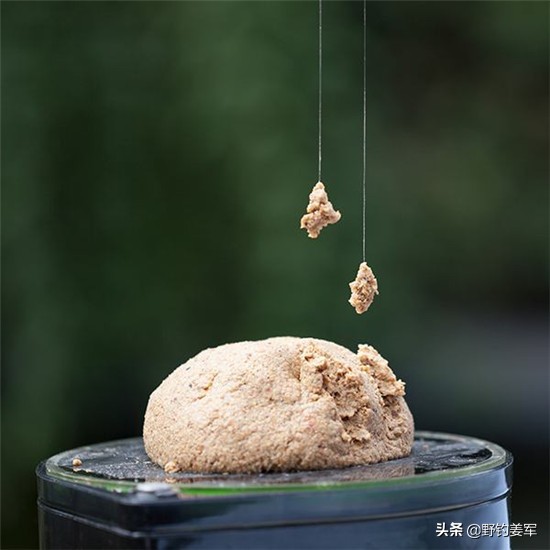 钓鱼饵料反水怎么办,钓鱼饵料反水怎么解决